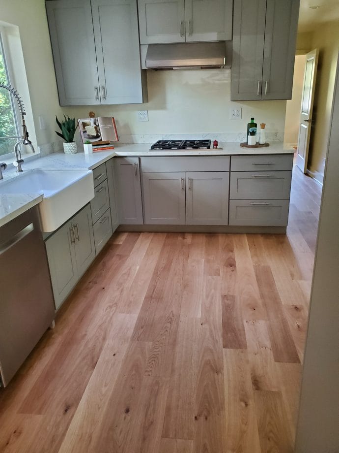 European Oak 9/16" x 6.1" x 6' Engineered Wood Flooring - Image 2